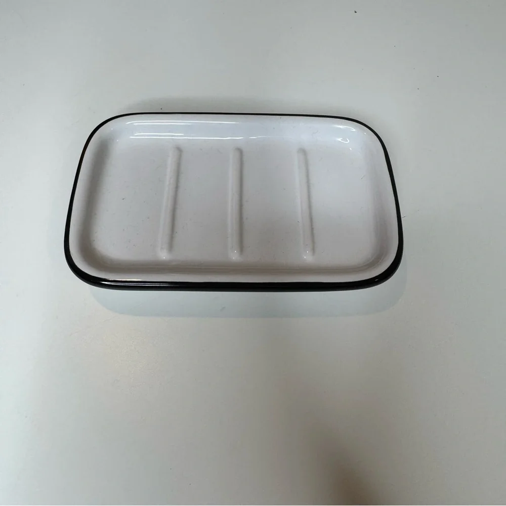 Hearth & Hand Black and White Soap Dish